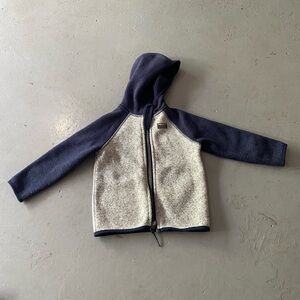 L.L Bean 2T Sweater fleece in navy and gray. Great condition, no tears or stains